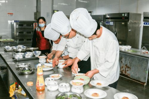 深修內功重自強，品質提升跑起來 —— 記集團旗下金山湖酒店管理公司第四屆職工技能大賽