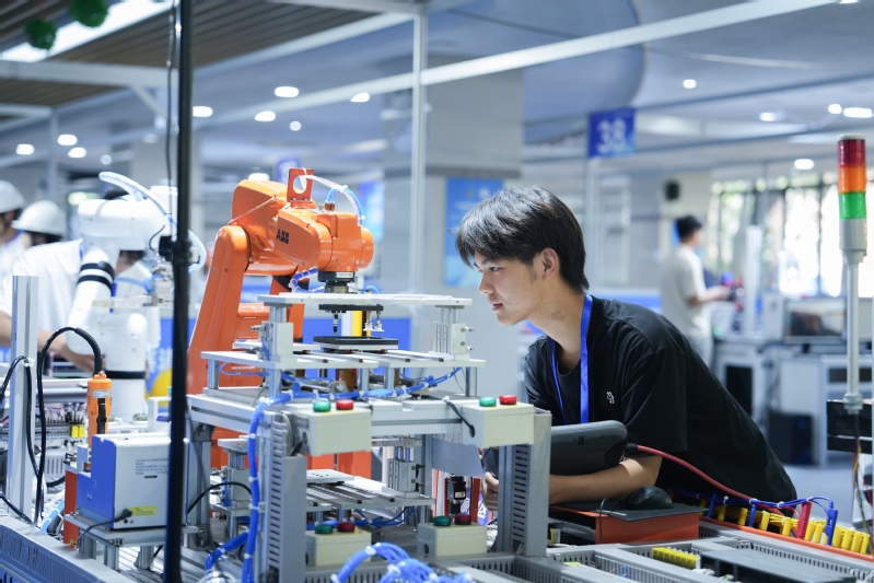 技能綻放未來，智能引領變革——2025年世界職業院校技能大賽總決賽“智能裝備應用賽道”在我校圓滿落幕